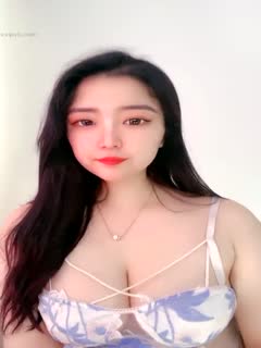 #龙龙_颜值高极品巨乳美女主播，撩下衣服摇动美乳揉捏给狼友看